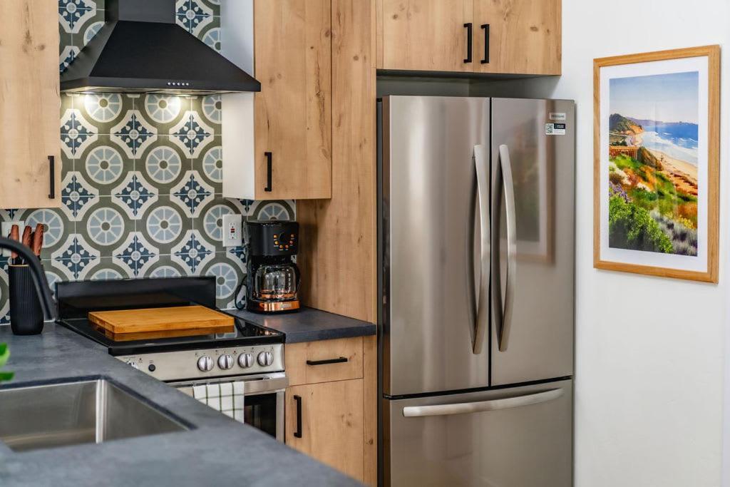 Swanky In Vibrant Hillcrest Apartment San Diego