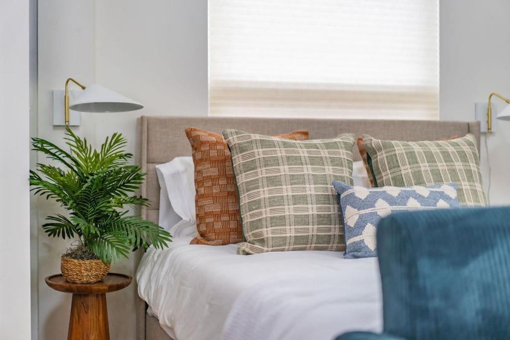 Swanky In Vibrant Hillcrest San Diego