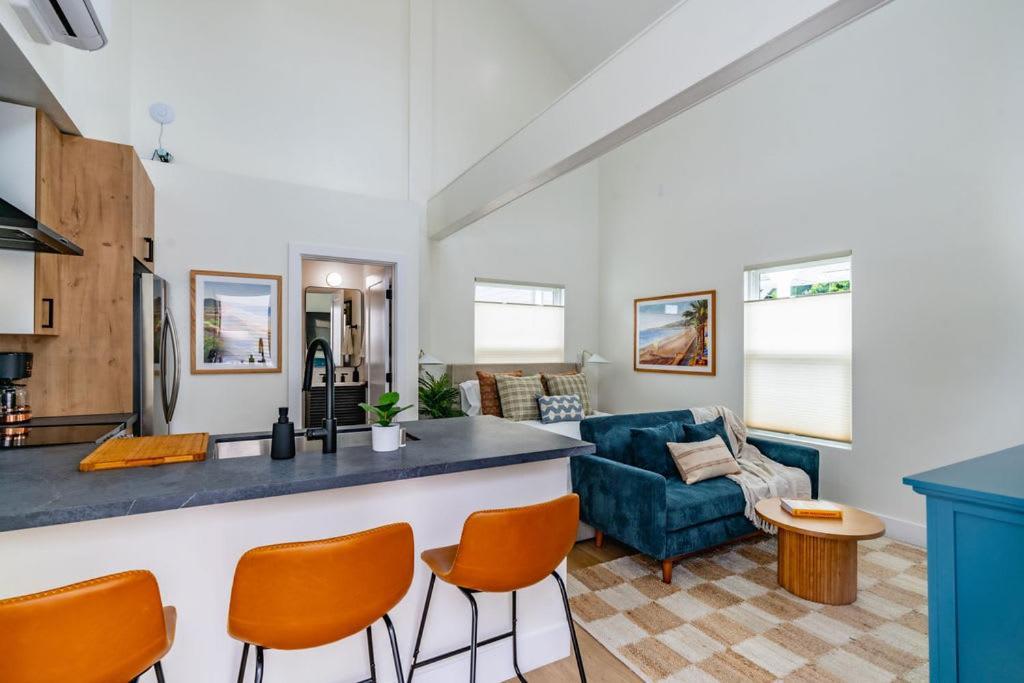 Apartment Swanky In Vibrant Hillcrest *