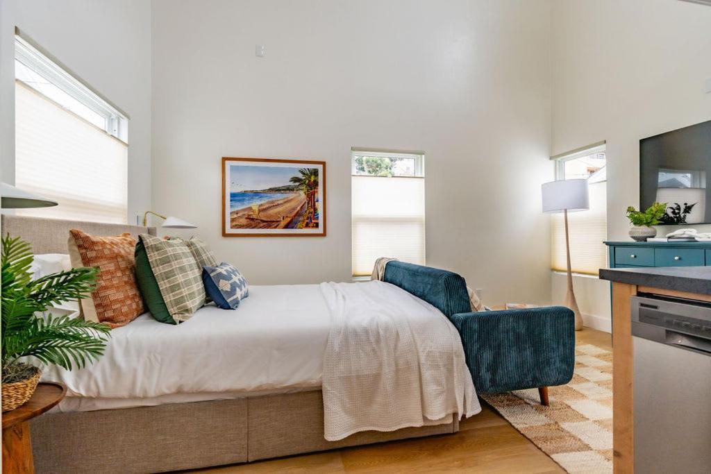Swanky In Vibrant Hillcrest