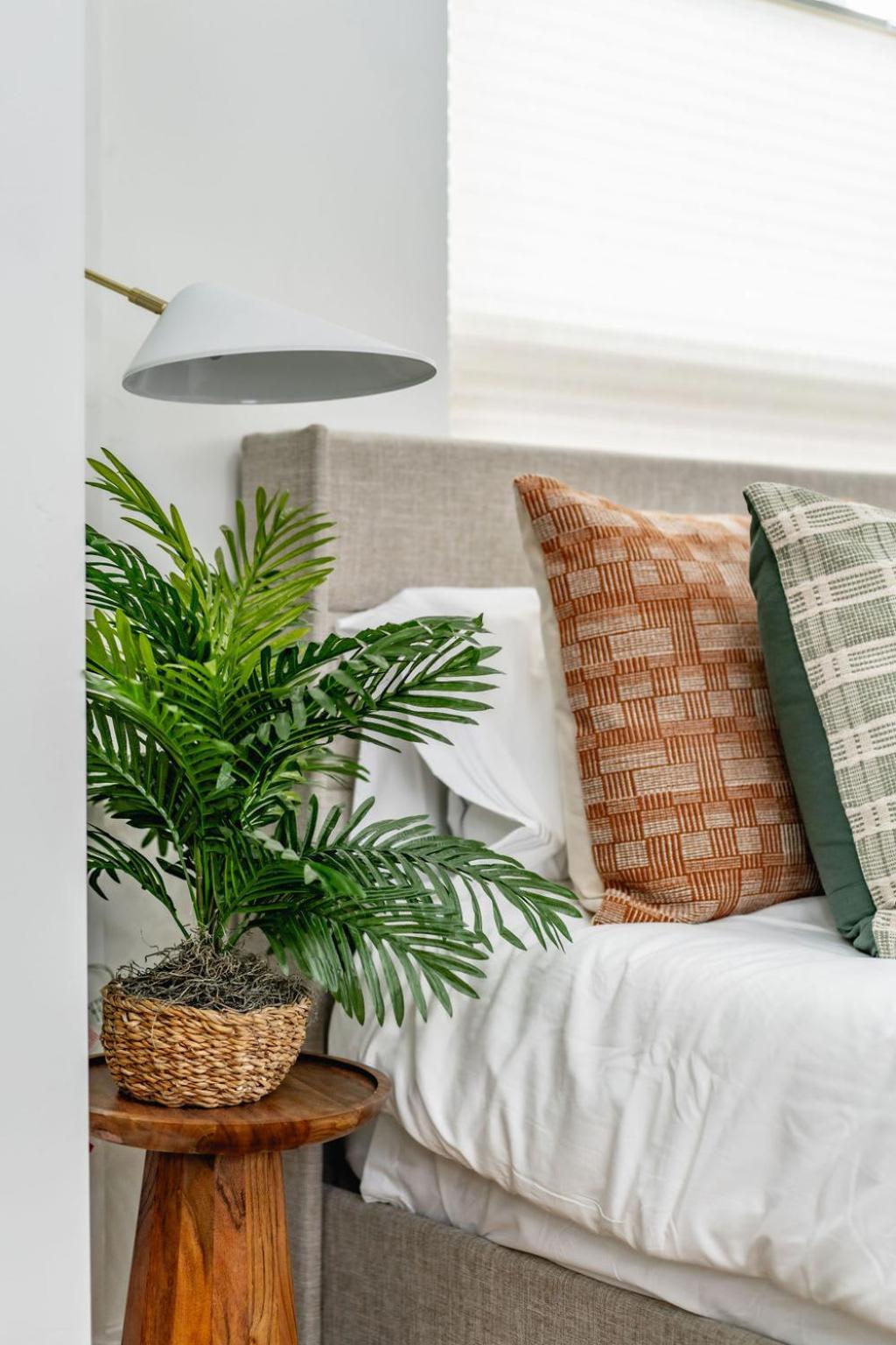 Apartment Swanky In Vibrant Hillcrest