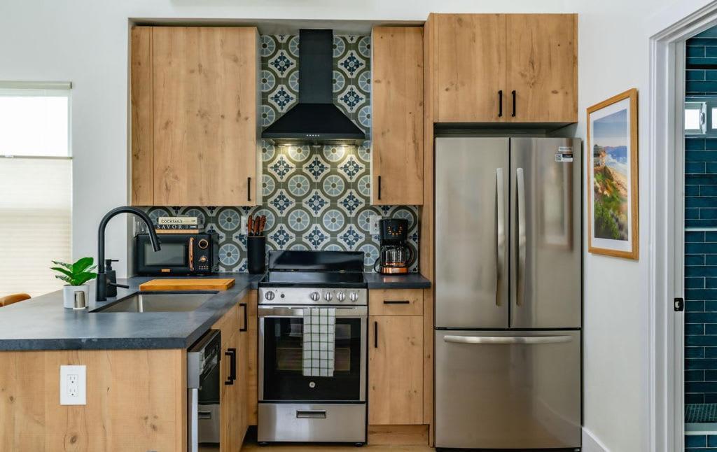 Swanky In Vibrant Hillcrest Apartment