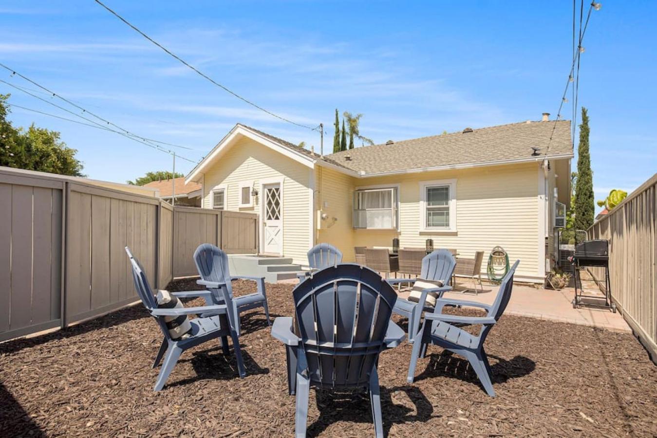 Holiday home Elegant 3br With Ac, Parking, & Close 2 Everything San Diego