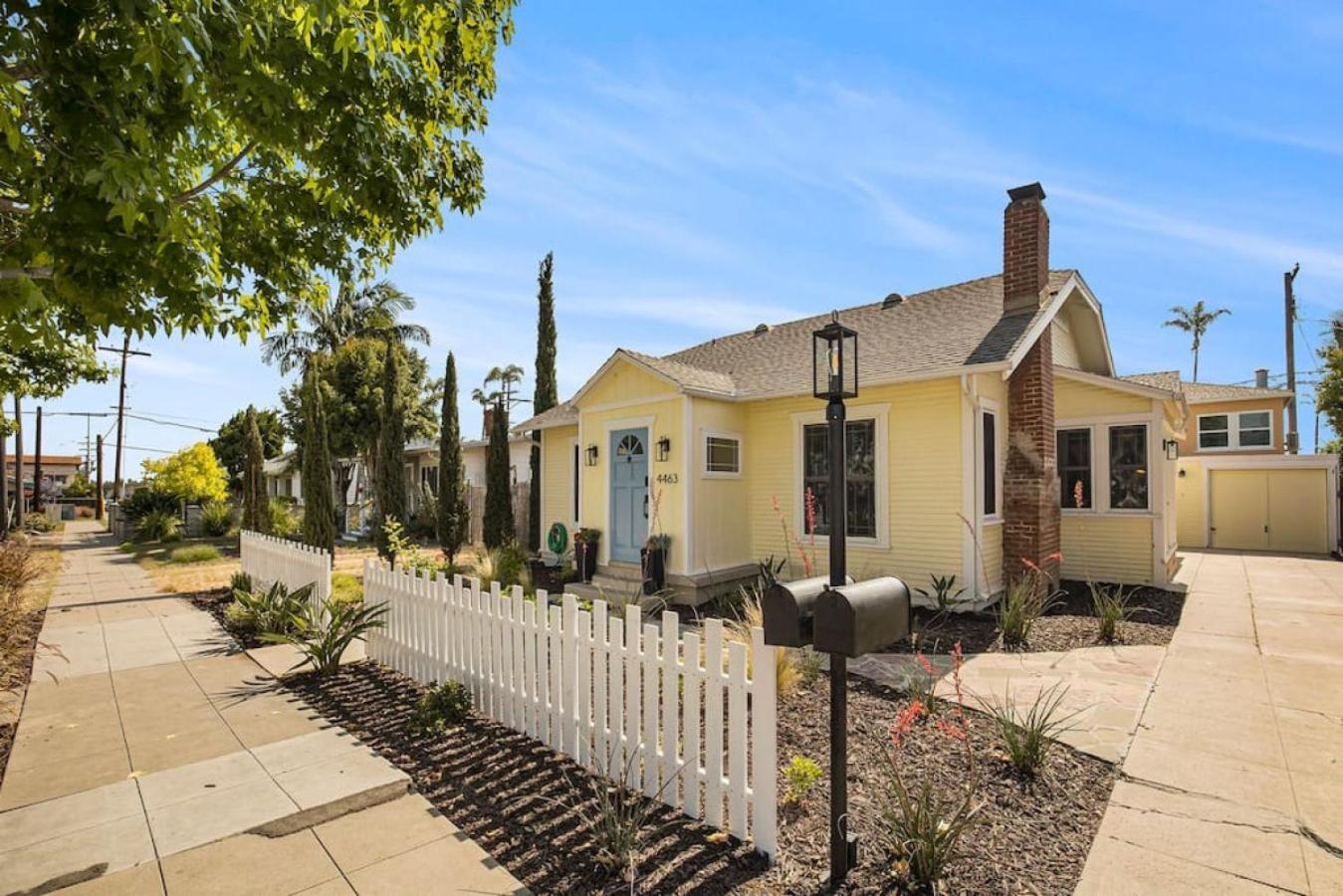 Elegant 3br With Ac, Parking, & Close 2 Everything Holiday home *