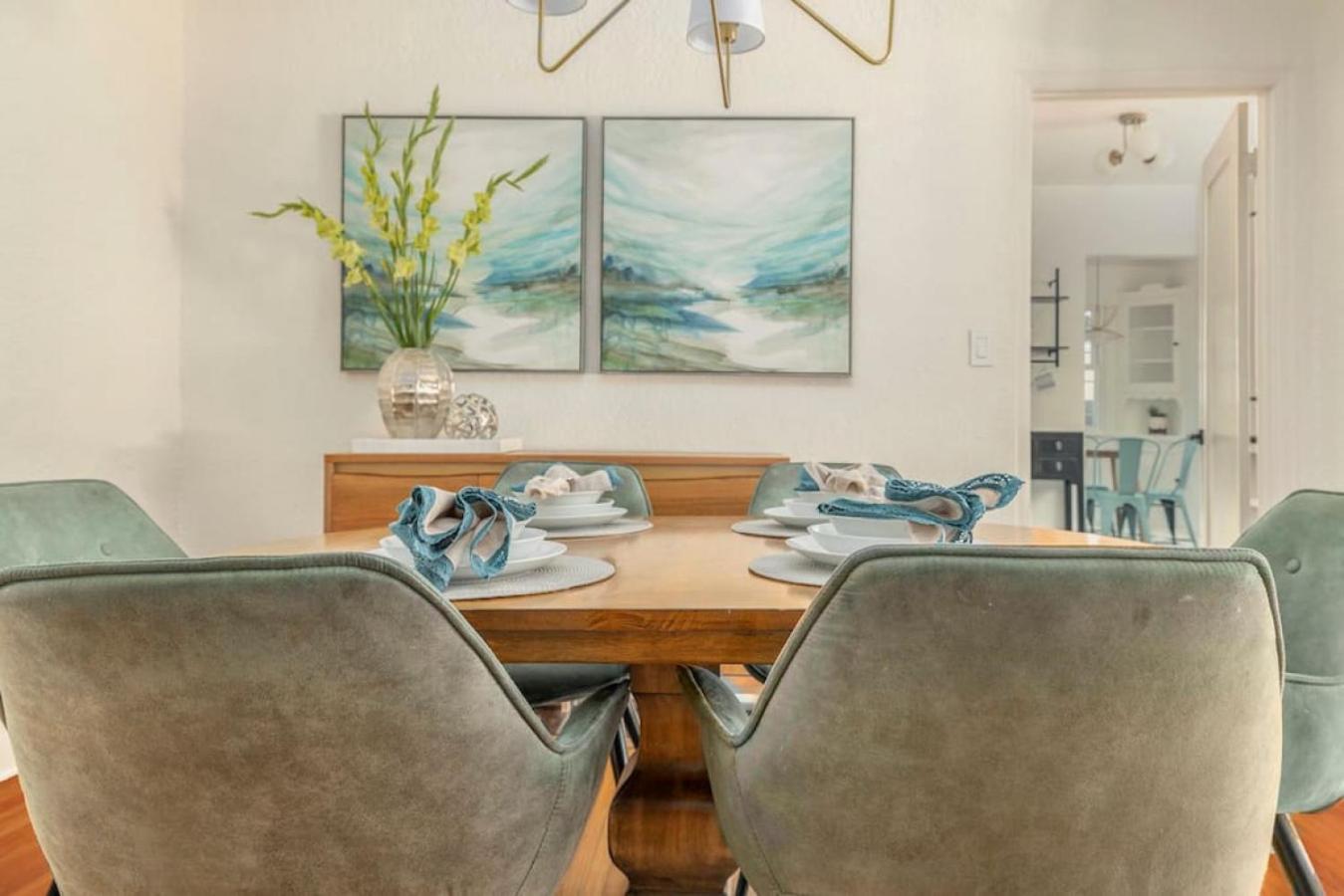 Elegant 3br With Ac, Parking, & Close 2 Everything * San Diego