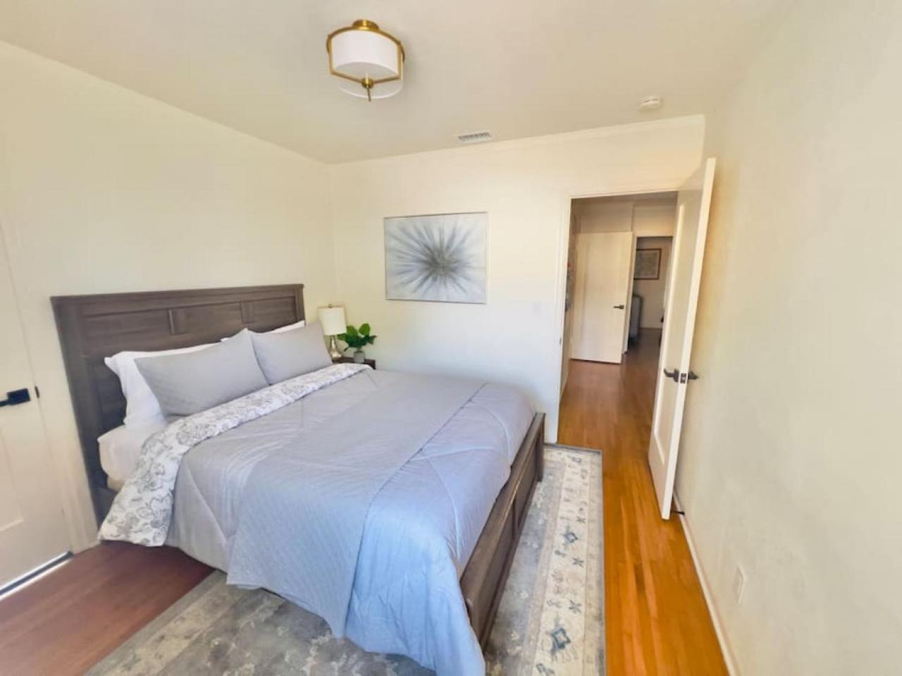 Elegant 3br With Ac, Parking, & Close 2 Everything Holiday home San Diego