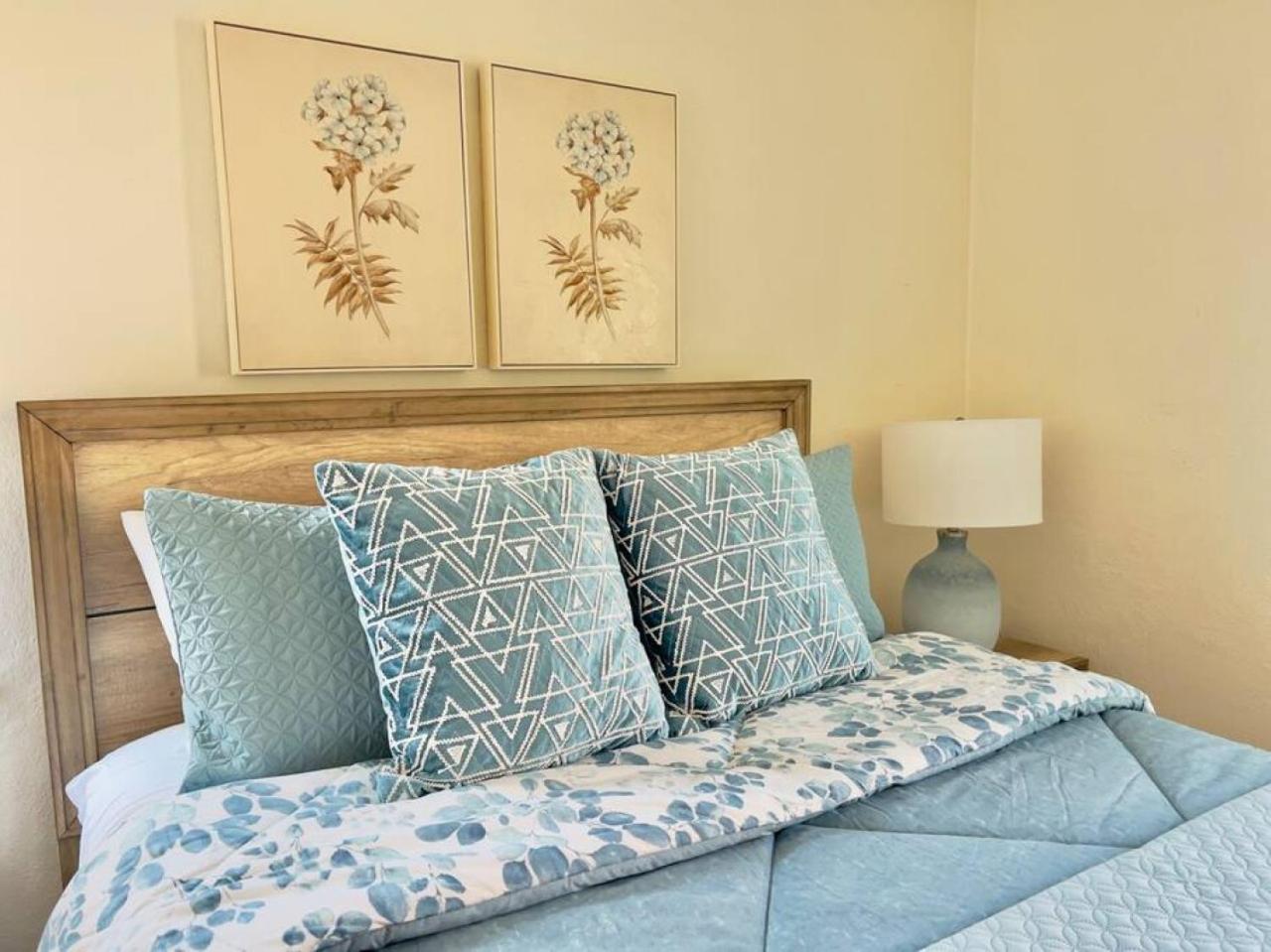 Elegant 3br With Ac, Parking, & Close 2 Everything Holiday home *