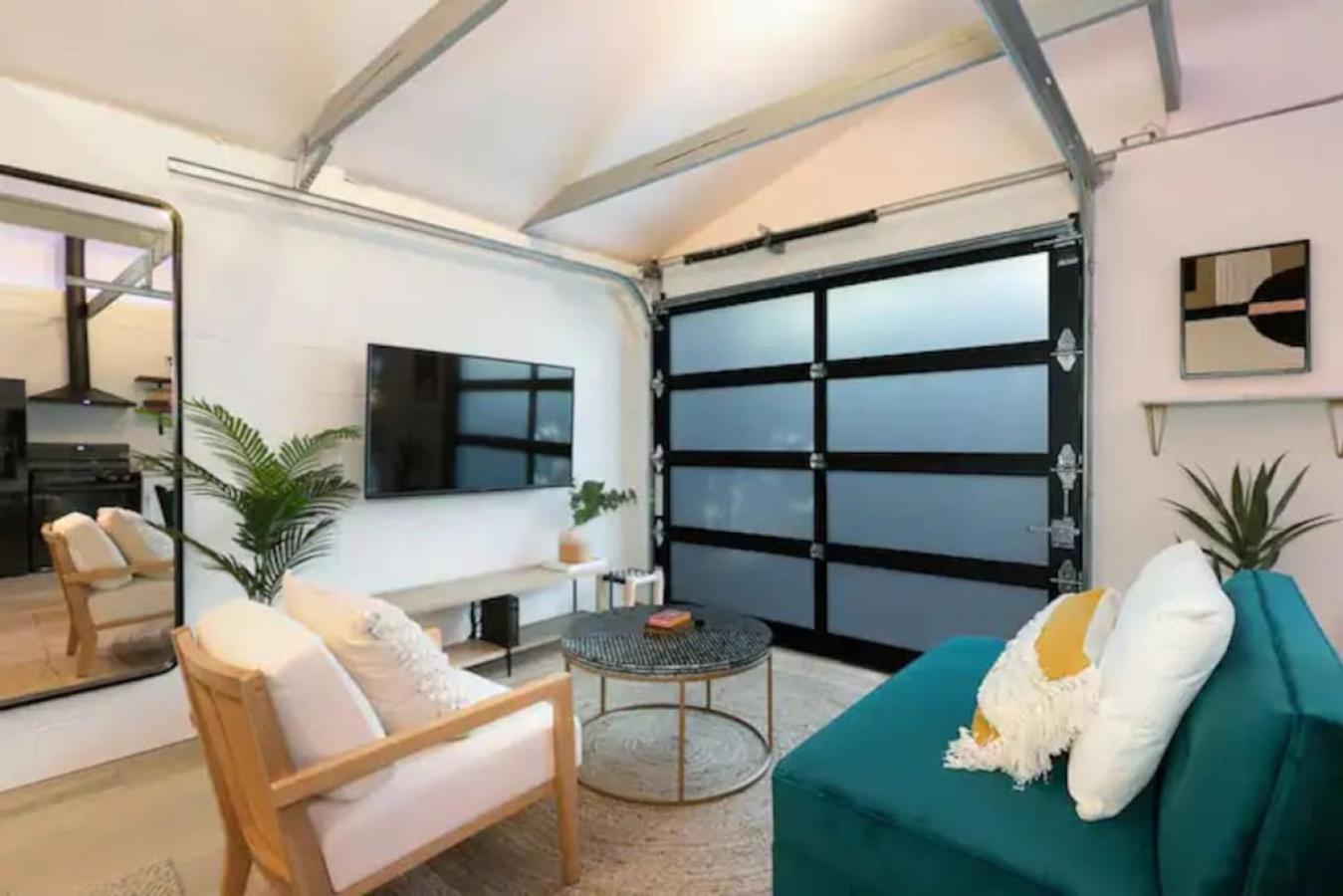 Quaint For 2 In The Heart Of Little Italy *