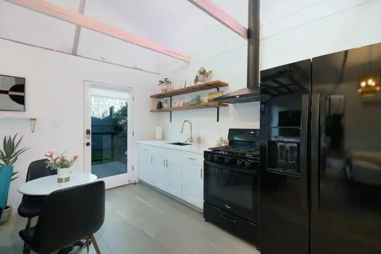 Quaint For 2 In The Heart Of Little Italy Holiday home