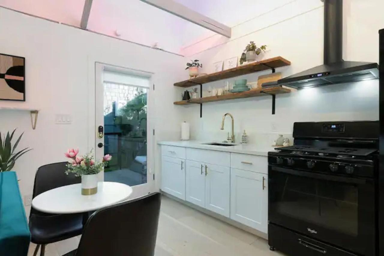 Quaint For 2 In The Heart Of Little Italy Holiday home *