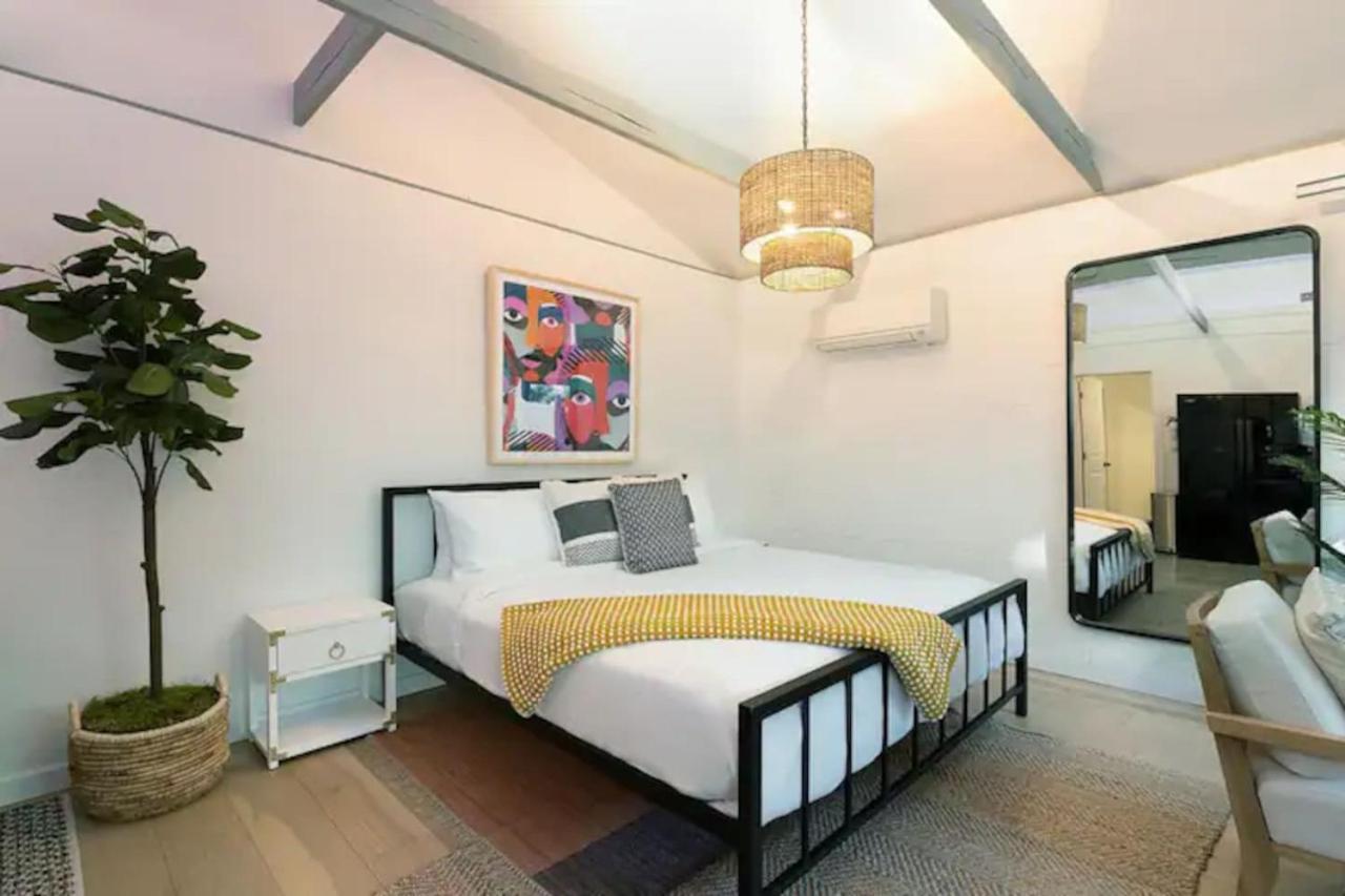 Quaint For 2 In The Heart Of Little Italy