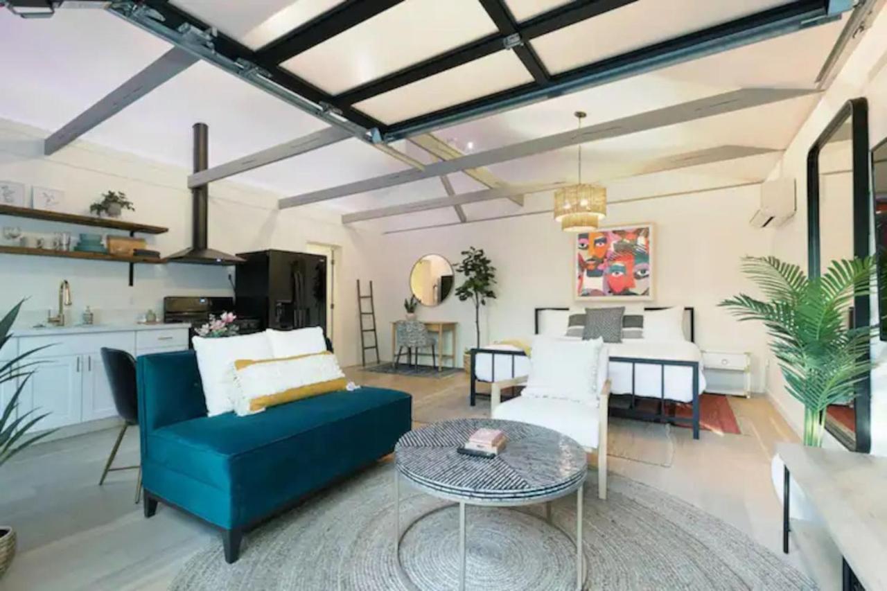 Quaint For 2 In The Heart Of Little Italy Holiday home