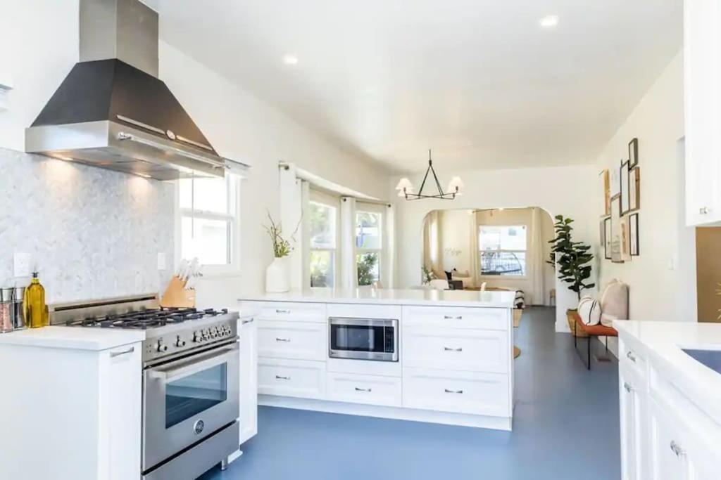 Little Italy 3bd With Huge Patio & Backyard