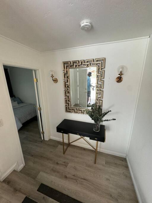Сasa de vacaciones Spacious Beautifully Furnished 5 Bedrooms 3 Full Bath House With Ping Pong And Pool Table And 85 In Tv In Game San Diego