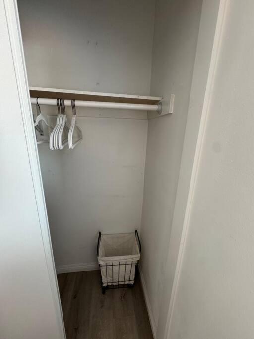 Сasa de vacaciones Spacious Beautifully Furnished 5 Bedrooms 3 Full Bath House With Ping Pong And Pool Table And 85 In Tv In Game San Diego