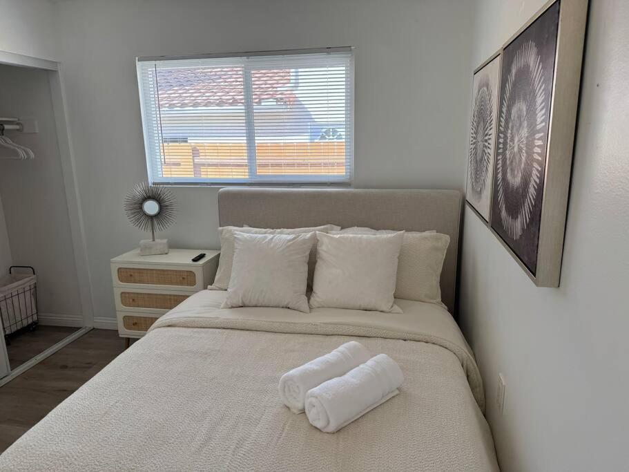 Spacious Beautifully Furnished 5 Bedrooms 3 Full Bath House With Ping Pong And Pool Table And 85 In Tv In Game Сasa de vacaciones *