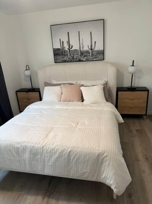 Spacious Beautifully Furnished 5 Bedrooms 3 Full Bath House With Ping Pong And Pool Table And 85 In Tv In Game Сasa de vacaciones