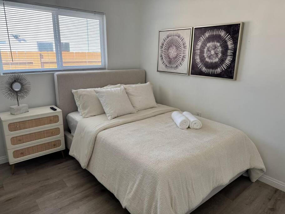 Spacious Beautifully Furnished 5 Bedrooms 3 Full Bath House With Ping Pong And Pool Table And 85 In Tv In Game Сasa de vacaciones *
