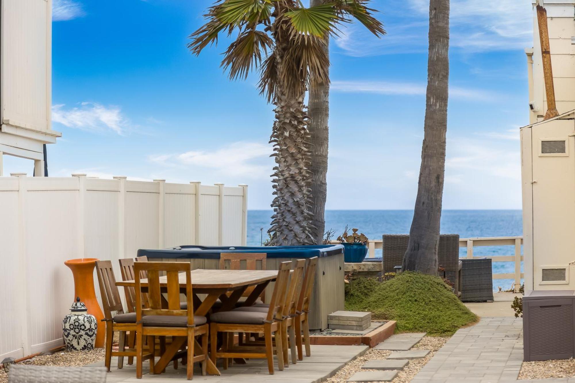 Oceanfront Paradise - Spa, Pet-friendly, Fast Wifi, Parking & Dream Views *
