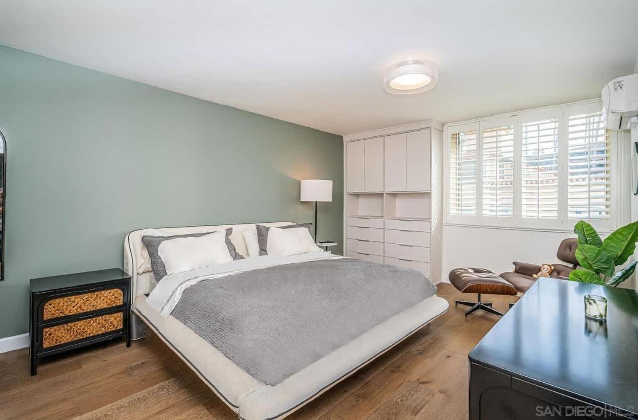 Floor Oceanfront