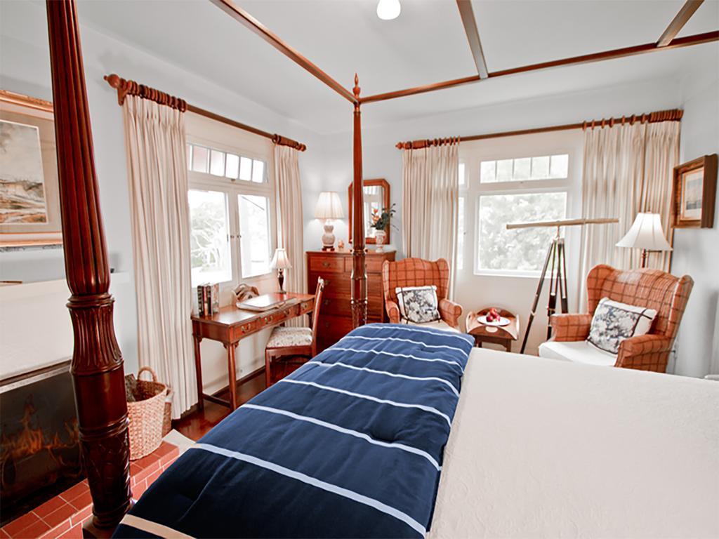 The At La Jolla Bed and breakfast