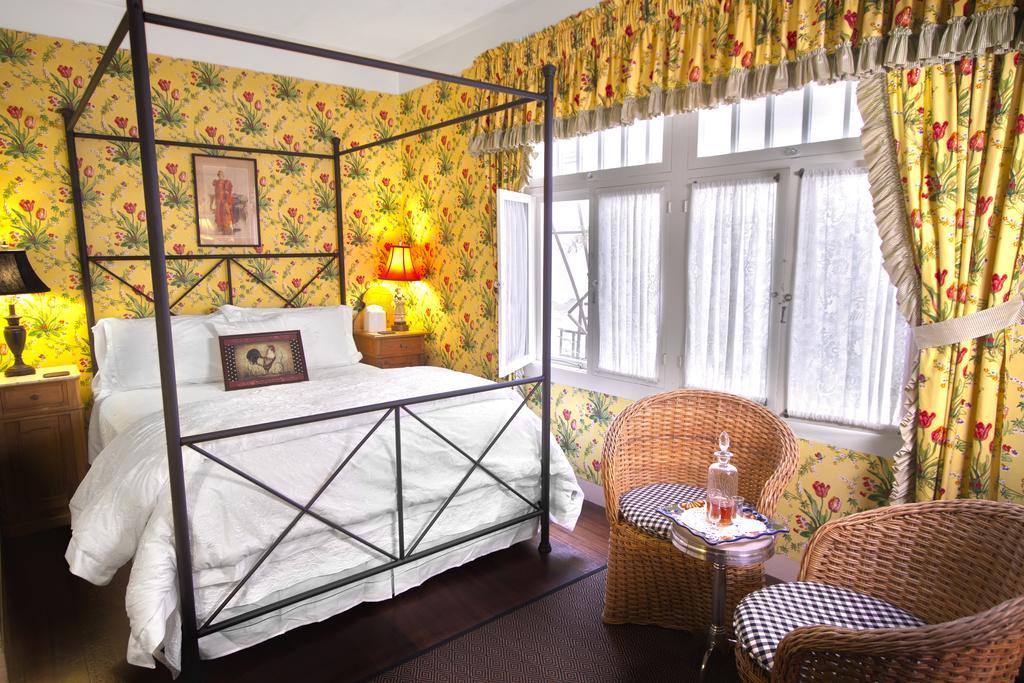 The At La Jolla Bed and breakfast San Diego