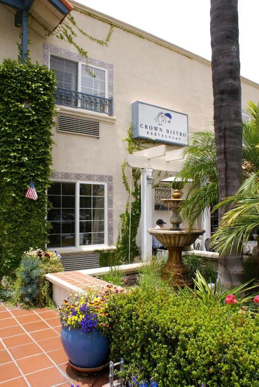 Hotel Crown 2*