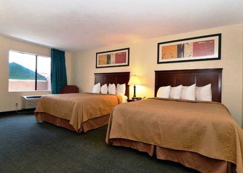 Quality I-5 Naval Base Inn 2*