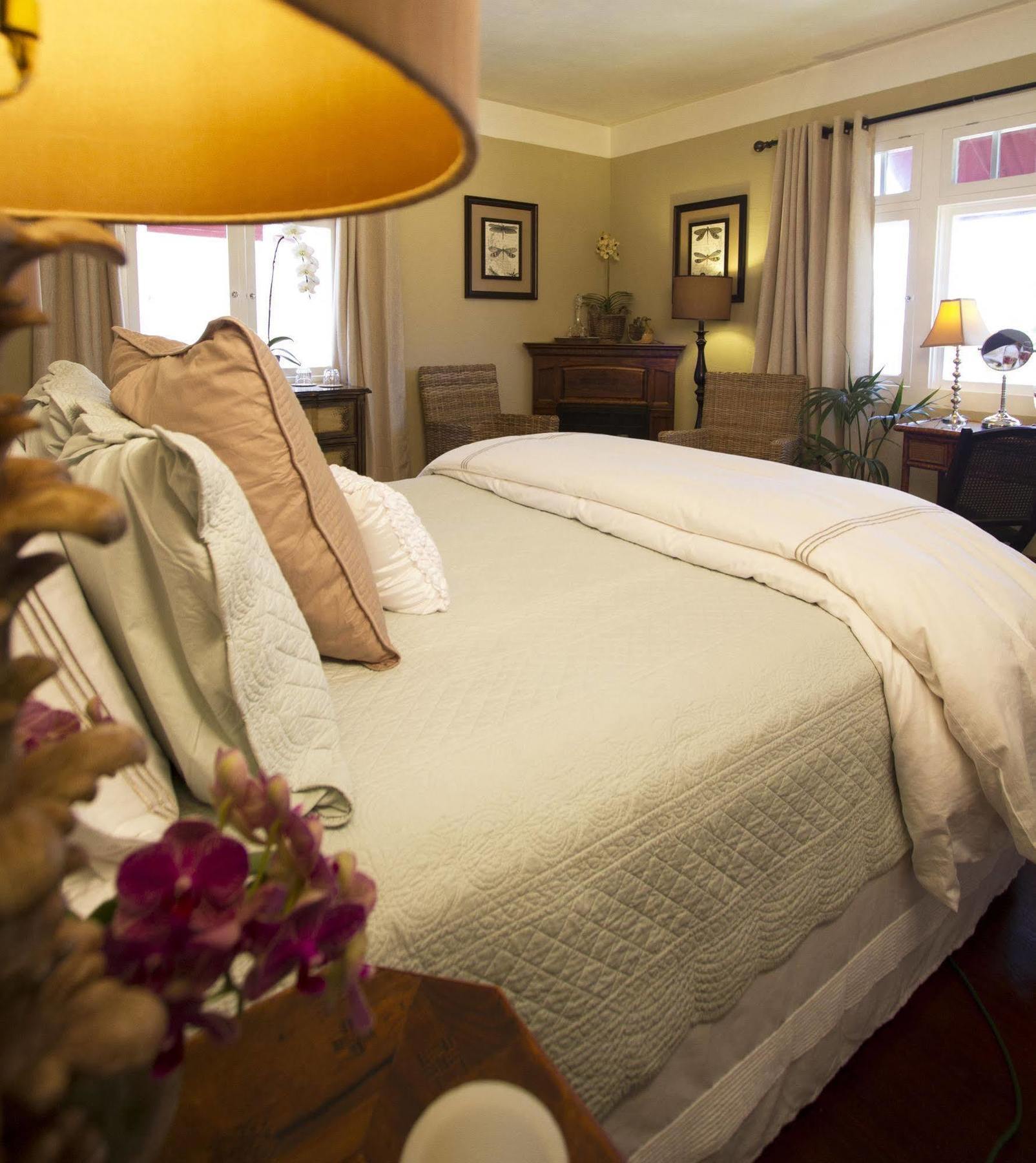 The At La Jolla 4*
