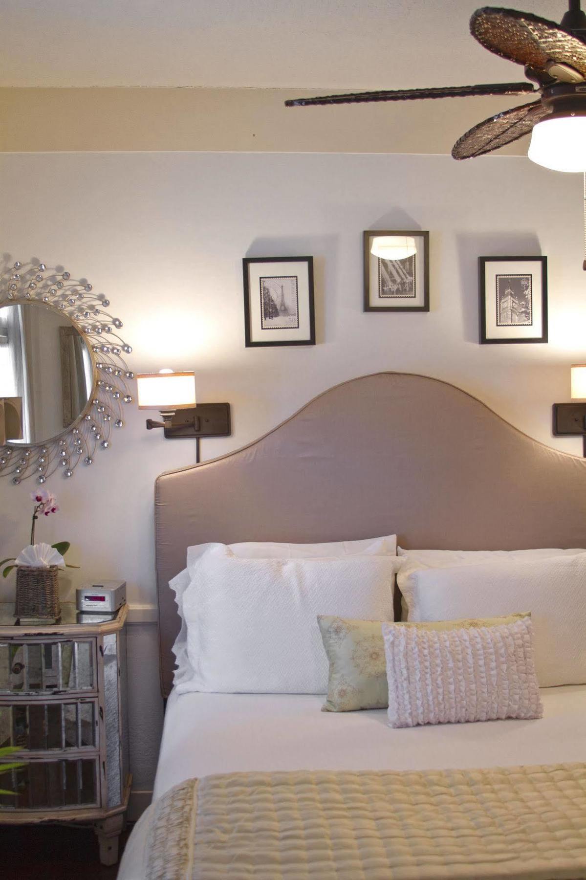 The At La Jolla Bed and breakfast 4*