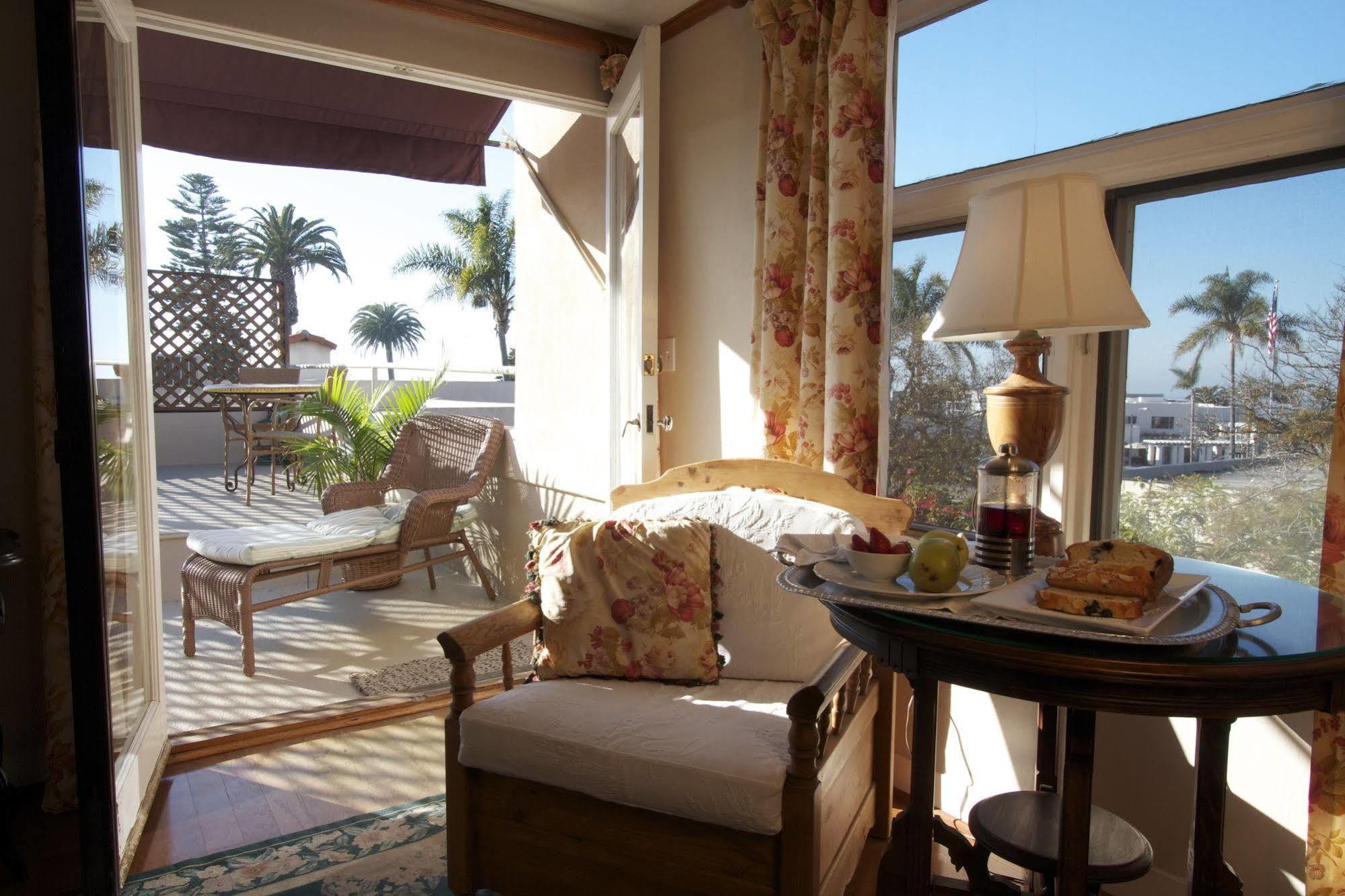 The At La Jolla Bed and breakfast San Diego