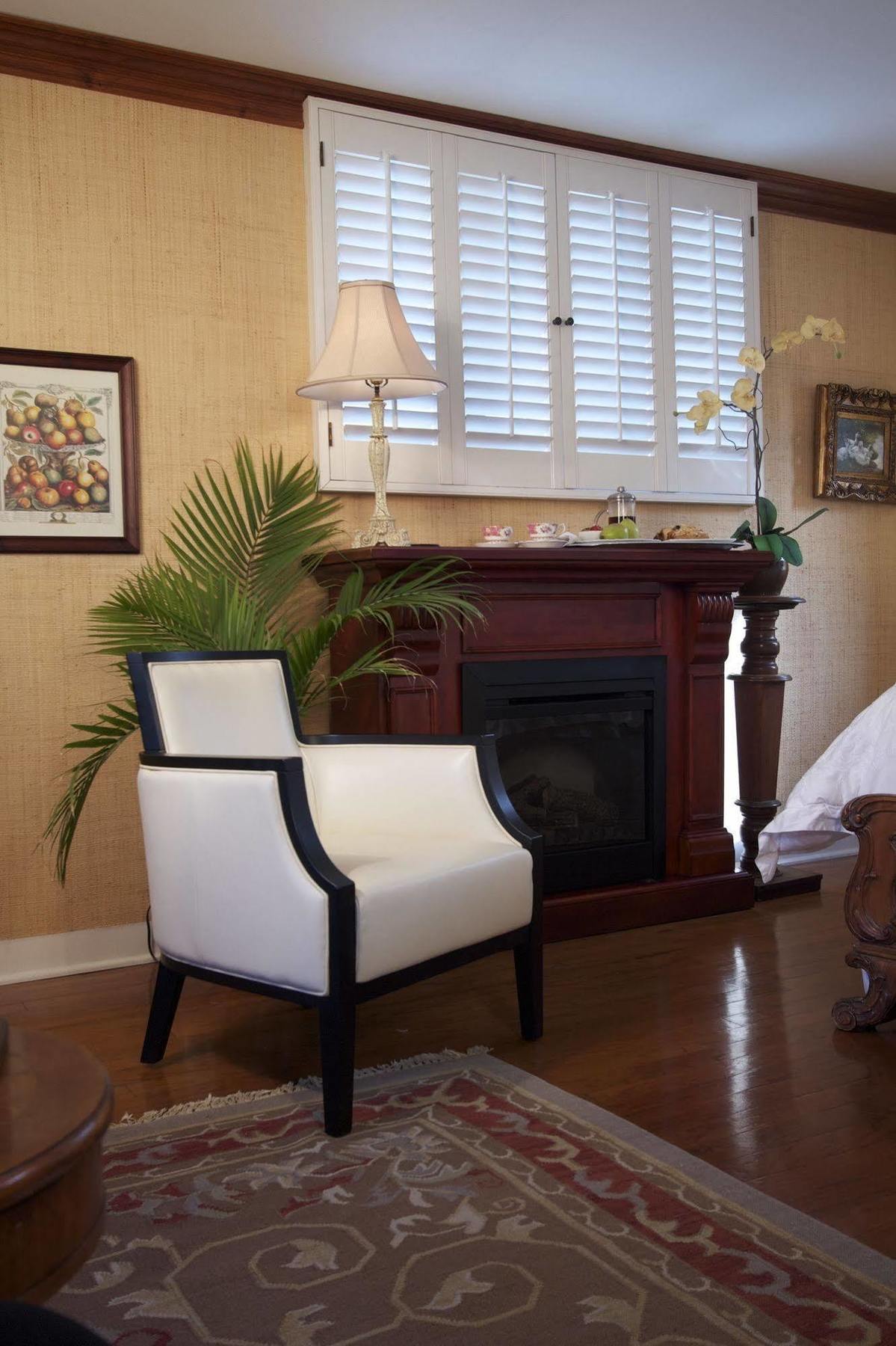 The At La Jolla 4*