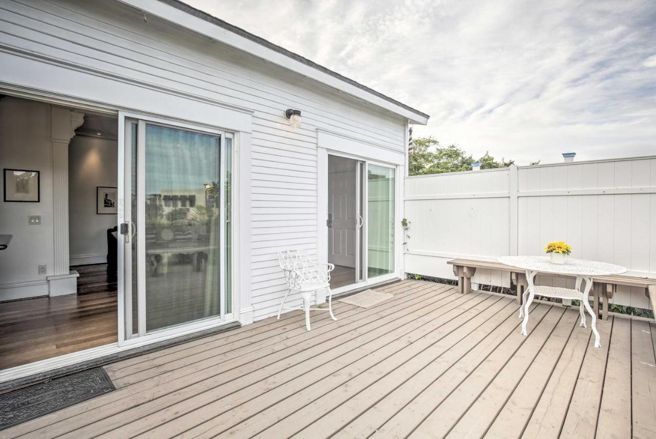 With Deck And Yard - 2 Blocks To Bay! Holiday home