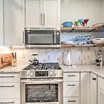 Dog-Friendly San Diego Home - 1 Mi To Ocean Beach