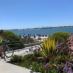 3Bd Sleeps 8 Rooftop Bayside Feel The Ocean Breeze