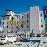 Motel 6 San Diego, CA - Downtown