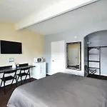 Lodge At 32Nd