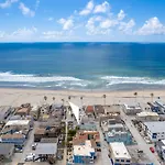 Stunning Beach Home - Steps2Sand, Ac, Large Patio And Fast Wifi!