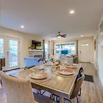 La Jolla Oasis - Pet Friendly, Large Backyard, Walk2Beach & Location!