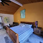 On Site Parking King Master Suite Ucsd Walk