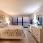 Two Bedroom Ocean Front Ocean Blvd Apartment