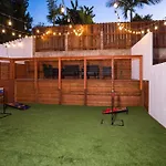 Lux Coastal Getaway, Brand New, Central Location