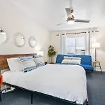 Bayfront Apartment Steps To The Sand - Ultimate Coastal Living