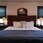 Cherokee Lodge