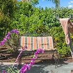 G2053 - Bay Park Garden Paradise