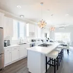 4048 Stylish Condo In Hillcrest Mission Hills
