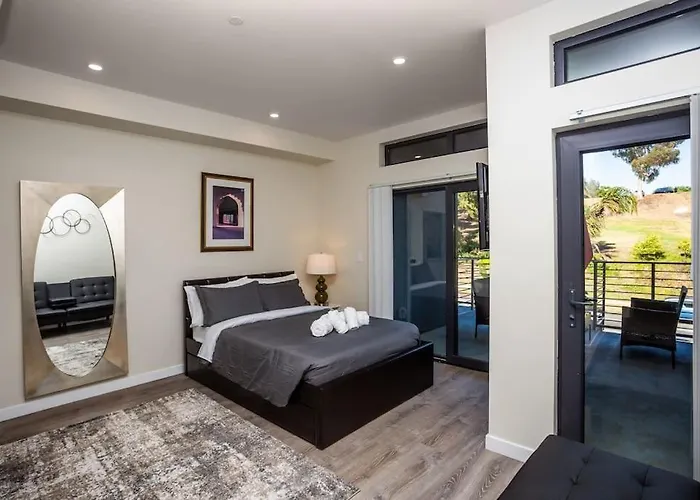 Awesome Balboa Park View With Huge Balcony In Sd