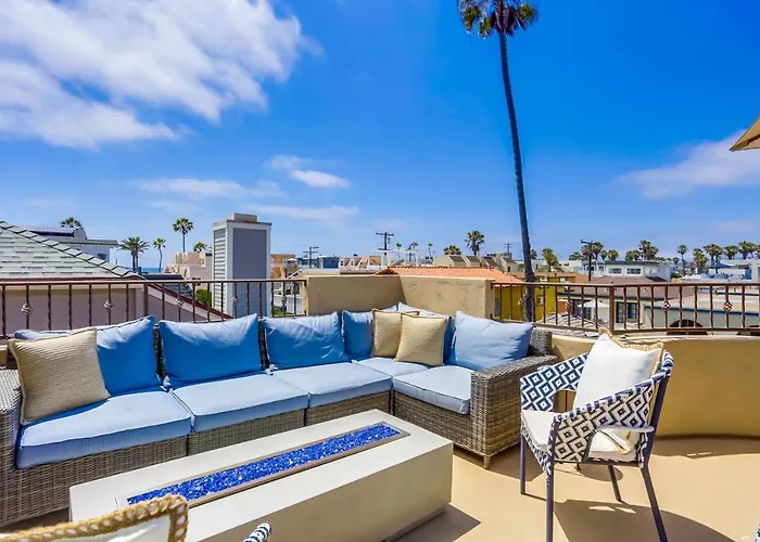 Stunning Ocean View Home W Rooftop Terrace, Firepit, Fast Wifi, Ac & Parking!
