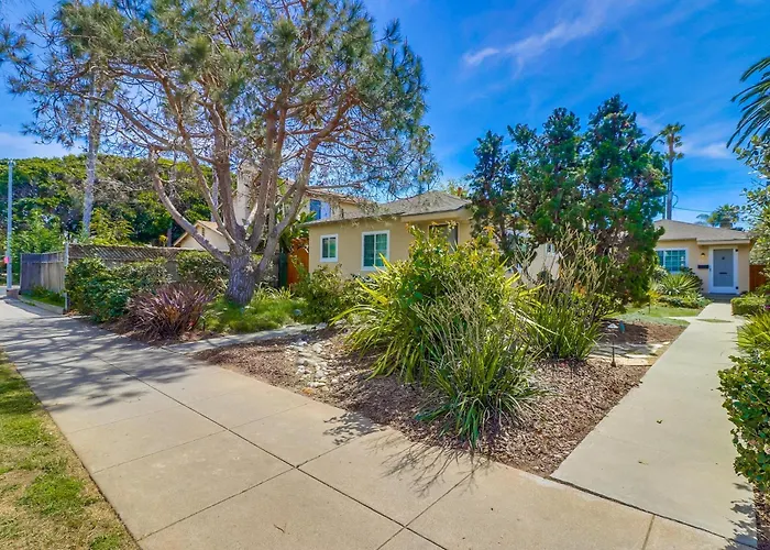 Ob Smiths Cottage By The Beach