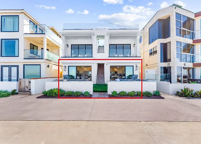 Entire Ground Beachfront Luxury Unit With Patio